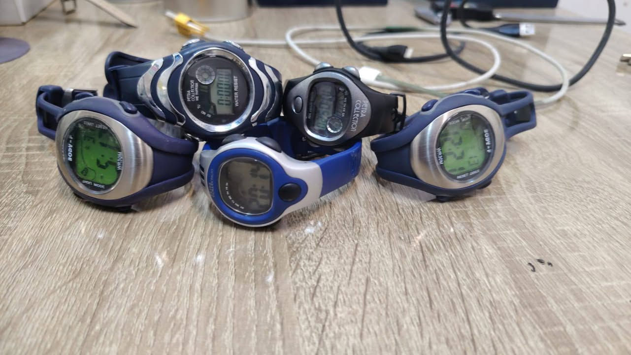 شلعات ساعات اكترونيات كلهن باله اصلي 
البيع


**إذا كنت صاحب هذا الإعلان وتريد حذفه لأي سبب، رجاءا أرسل رسالة إلى الدعم الفني**