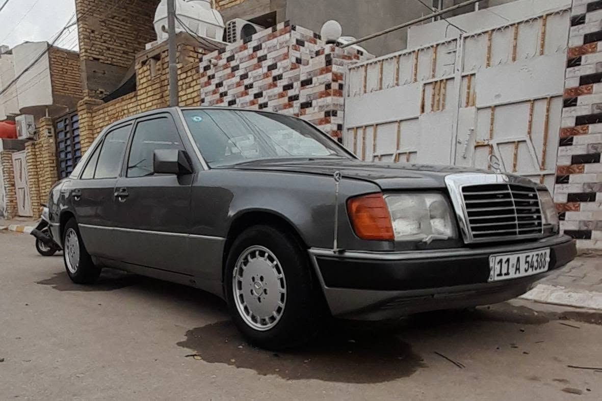 السلام عليكم سياره مارسيدس دب لبيع موديل ٩٠ رقم بغداد انكليزي محرك بطه ٣٠٠٠ تبريد شغال سياره جاهزه العنوان واسط قضاء الحي لاستفسار ***********
