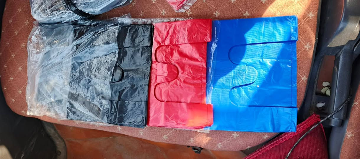 سلاو هاورێیان
بۆ خاوەن جوملەکان 
زەرفی ملەوەن و ڕەش بەنڕخێکی هەرزان و گونجاو  و کوالێتی باشە 
واتساب 
***********
