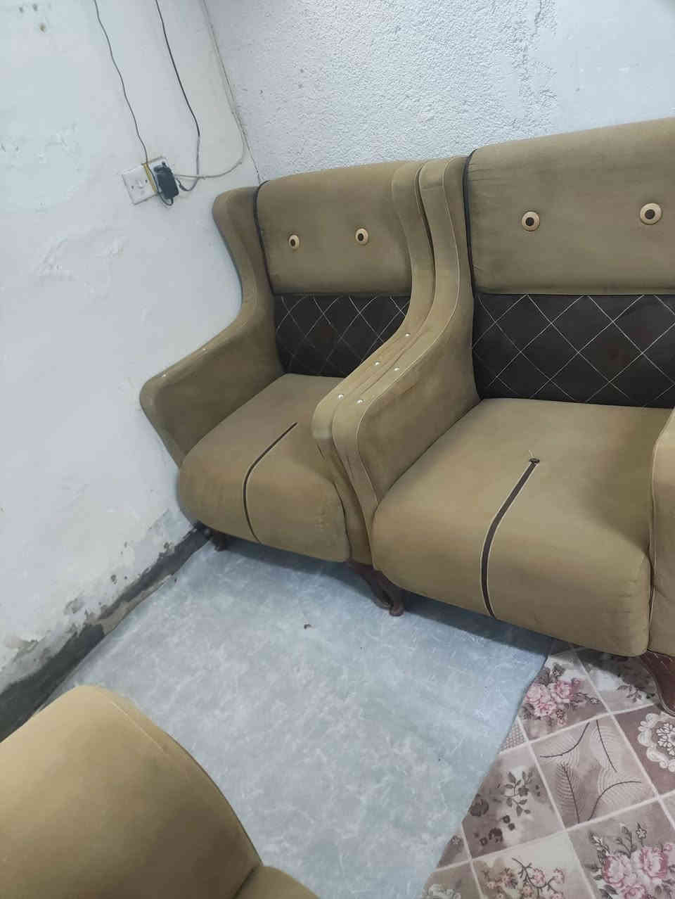 تخم تركي 10مقاعد مابية اي ظرر مثل ماوضح بصورة سفنج منازل سانتي واحد السعر 280وبية  بسيط العنوان سكندرية  مجمع حطين
***********
