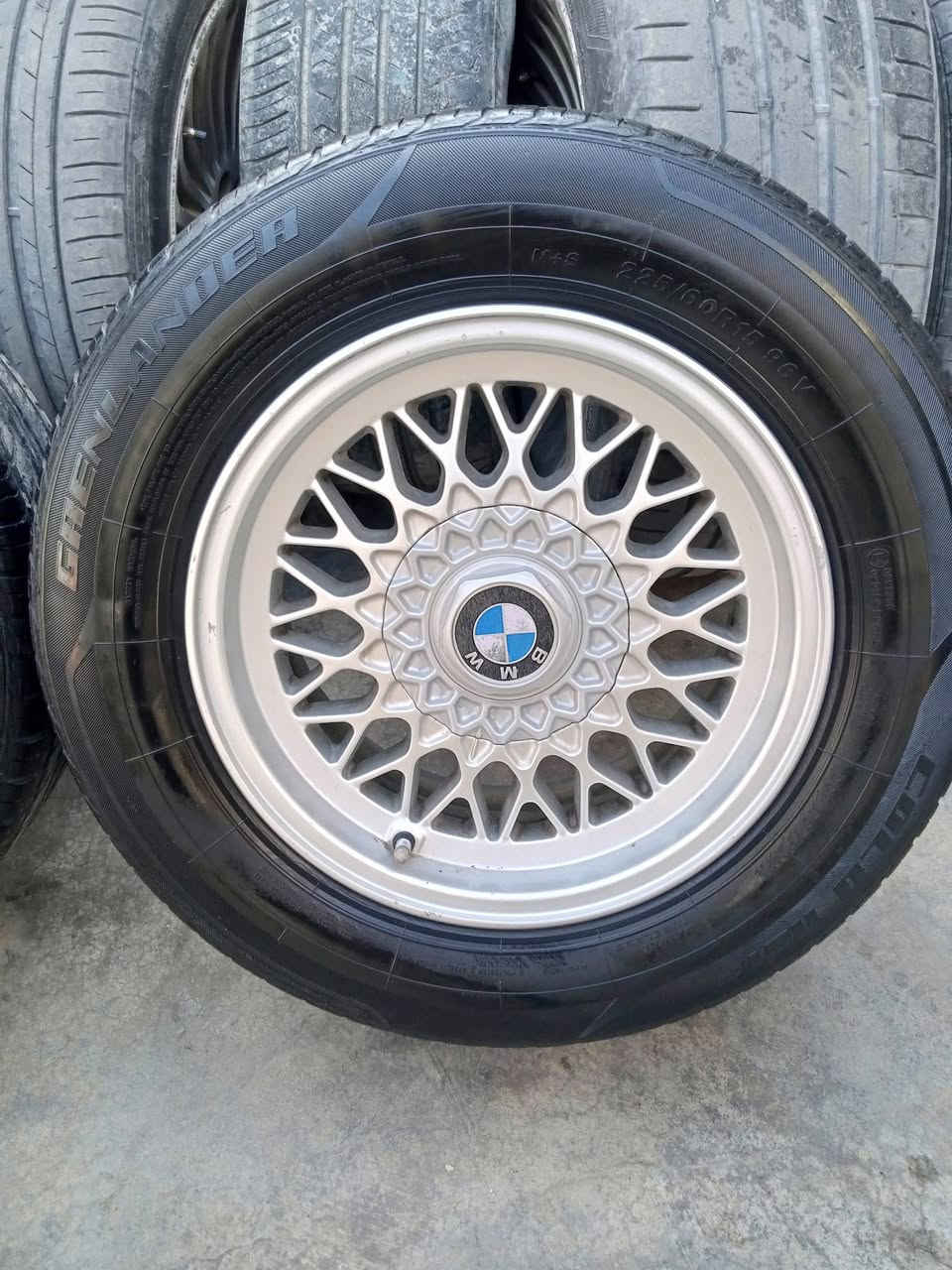 تاقم تایە ویلی حەسیر شتی شاز و دەرجە یەک بئ بۆیاخ
قیاسی 225 60 15 قیاسی بیلاد بۆ گۆرینەوە لە سلێمانیم
بەشەرتی هەموو شتێک گۆرینەوەش لەگەڵ هەموو ویلێ اکم
***********
***********
