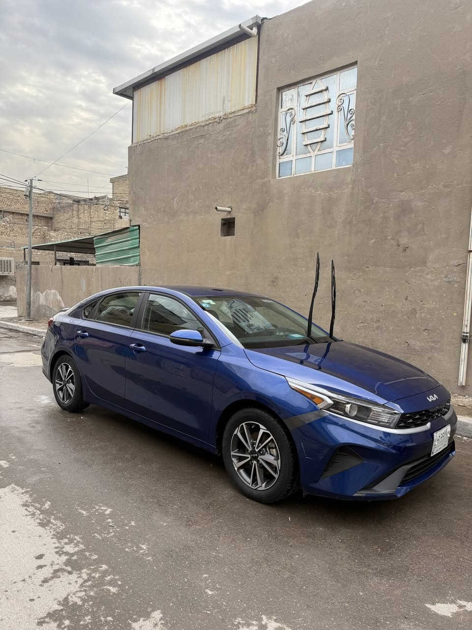 السلام عليكم فورتي للبيع السياره بدون حادث بدون ايرباك دعاميات امامي وخلفي تخريب فقط السياره جديده ماشيه 24الف ميل مكان السياره بغداد الامين الثانيه السعر 165وبيها مجال ***********
