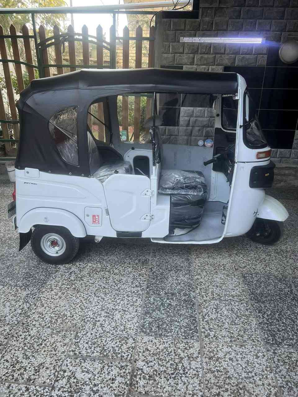 تكتك للبيع موديل2021/11/7
كفاله ماعده الدوس 
عنواني عبيدي حي السفير
***********
