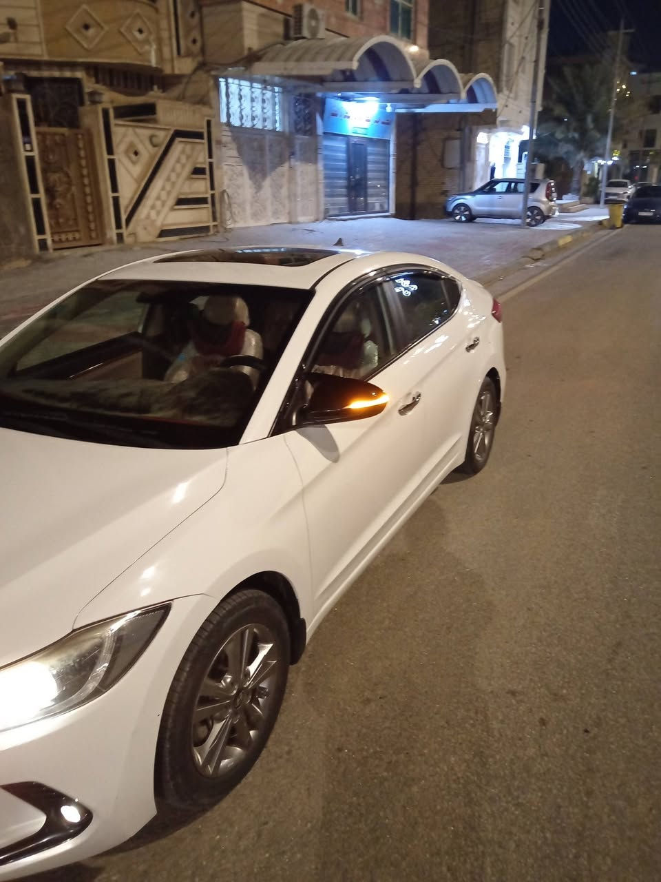 السلام عليكم ورحمة الله وبركاته
النترا 2017 فول خليجي حساسات 3انظمة سرعه فتحه تخم تايرات حداديه جديده السياره نظيفه جدا مشروع وطني تبريد ثلج اي نقص مابيها كشنات جلد الارضيه مغلفه جلد مري شفط  السعر  155 مجال شي بسيط
***********
