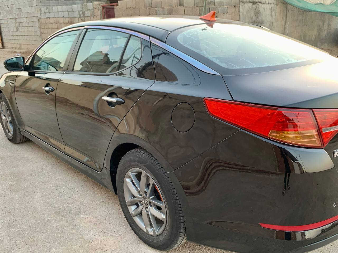 السلام عليكم 
للبيع سياره كي فايف مديل ٢٠١٢ وارد كوري مكينه توه شادها دوش ٢٠٠٠ كير كفاله تبريد كهربائيات تخم تاير حداده كلها السياره جاهزه 

للاستفسار *********** 
متواجد واتساب البصرة, العراق
