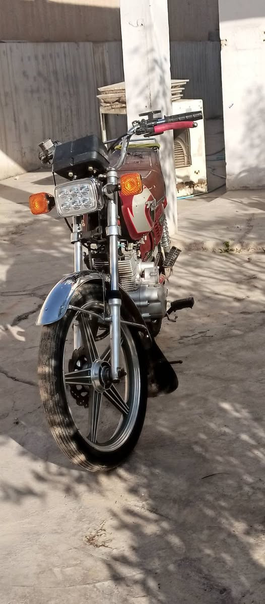 السلام عليكم 

للبيع او مراوس 

تايكر 5 كير 

مديل 19 

محرك شرط ما مفتوح 

نص هندر 

نقص بس كهربائيات تشكل الفيش
 
سعر 340 وبي مجال للطيبين


**إذا كنت صاحب هذا الإعلان وتريد حذفه لأي سبب، رجاءا أرسل رسالة إلى الدعم الفني**