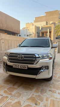 لاندكروز 2021  كفاله من البارد والصبغ واشخط  كفاله العنوان بغداد  الكر...