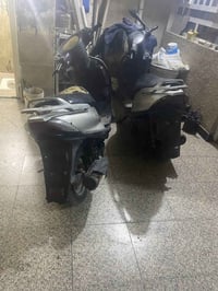 ثنين دراجات ماكس ١٤٠ثنينهن  نكره سلف وحده من يهمن بيه تبخير وثانيه تجف...