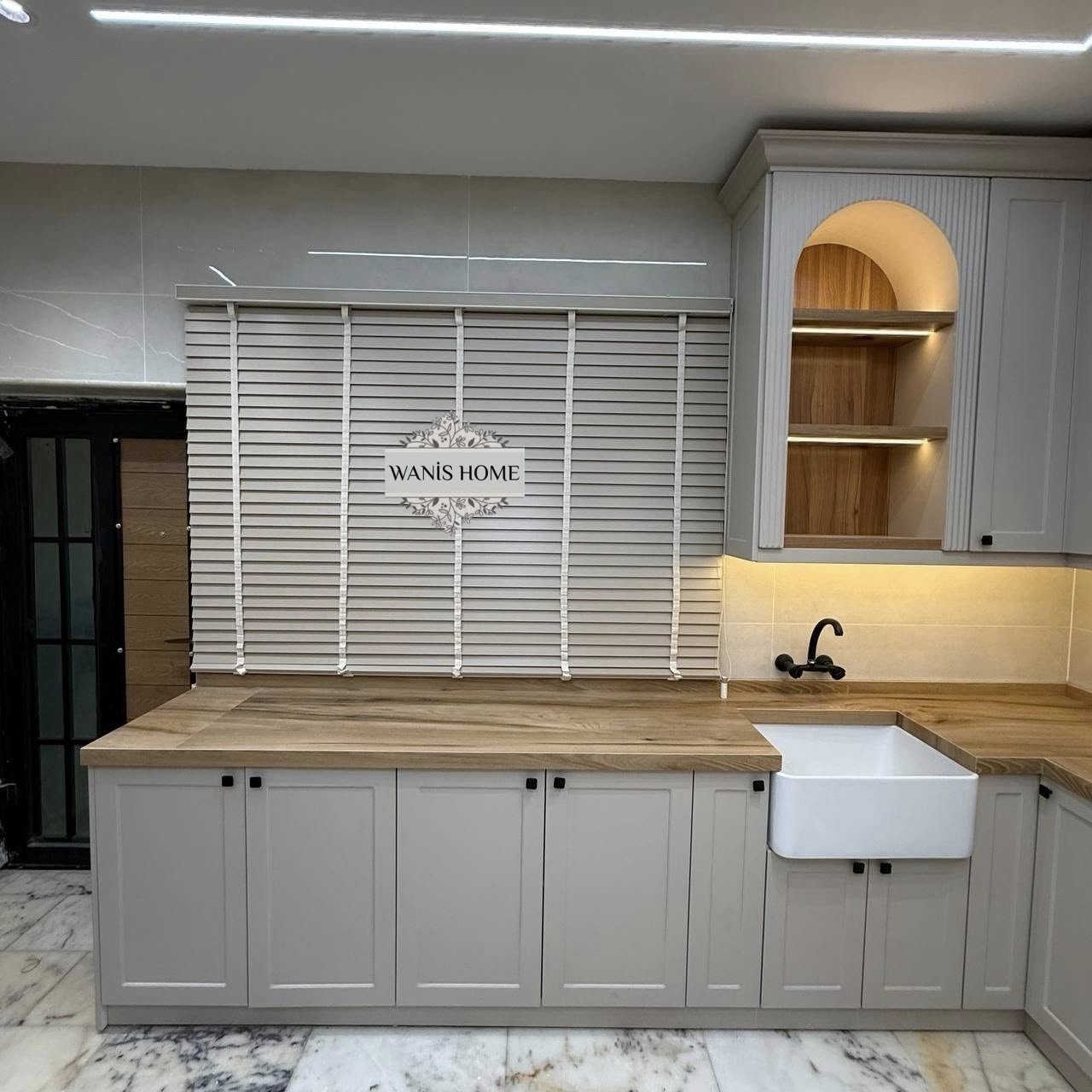 عندما تختلط الفخامة بالرقي،
تأتي ستائر الجالوزي الخشبية الطبيعية من ونيس هوم 

لتمنح المكان لمسة من الجمال والرقة والطاقة الإيجابية.
بخشبها الطبيعي وتصميمها الراقي، تضيف دفئًا وأناقة تدوم لكل زاوية في منزلك أو مكتبك

حيث اجتمعت دقة التفاصيل، وهدوء الحركة،
ونظام التحكم سلسه  او بالريموت كنترول،
ليكون الستار عنصرًا أساسيًا في هوية المكان، لا مجرد مكمل بصري.

إذا كنتم تبحثون عن جودة تدوم،
وتنفيذ يعكس الذوق الرفيع وقيمة المكان،
فإن ونيس هوم تقدم حلولًا مدروسة تعيش لسنوات طويلة.

📍 العنوان:
الأعظمية – سبع أبكار –  شارع عام- مقابل محطة الوقود

📞 الهاتف / ***********
      
📞 الهاتف / ‭0776 569 1076‬
  
📞 واتساب: wa.me/9647851000146

#ونيس_هوم #ستائر_خشبية #جالوزي_خشب #ديكور_فاخر #تصميم_داخلي #تشطيبات_راقية #ديكور_مكاتب #شركات_العراق #خشب_طبيعي #بغداد
