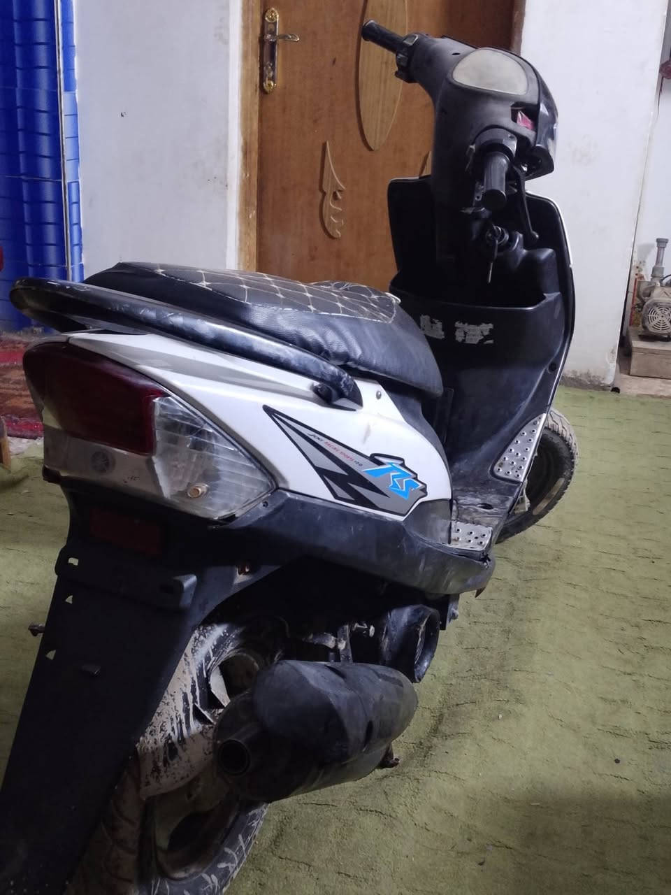 سلام عليكم ماكس عدله للبيع شغاله نكره سلف دراجه حلوه شلعه معدل فول سعرها 425 العنوان  حله نادر الرقم ***********
