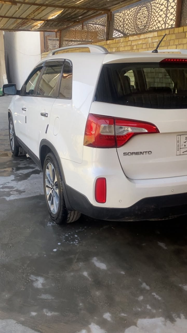 سلام عليكم
سورنتو 2015 رقم بغداد
لون ابيض محدد صدفي
فول موصفات واحد عله واحد
فور ويل بردات خلفيه مانع نزلاق
تثبيت سرعه بصمات ابواب
شاشه كبيره داخل قرميدي 
تتفه وتبريد مقاعد الماميه ولخلفيه
تبريد 3 قطع  مقاعد الماميه كهربايه
بولرامه سياره مكفوله من ضربه وتبديل
بيه شخط 3 قطع ورشيتهن فقط 
تصال رقم ***********
مكانه فلوجه سعر 190 بيه مجال قليل
