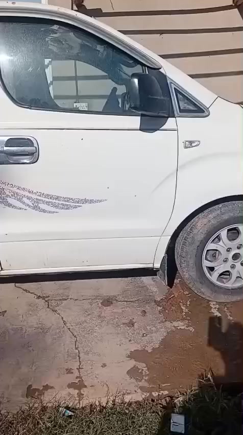 ستاركس ٢٠٠٩ خليجي محور سبلاين ١٢ قبق اسود سياره جاهزه. بيها صبغ باب سلايت يمنه وجاملق خلفي من النص وجوه  بدون ضربه. السعر ١٣٠ باقي التفاصيل موضحه بالفيديو رقم انكليزي بسمي
التواصل ع الارقام التاليه
***********
***********
ابو محمد
