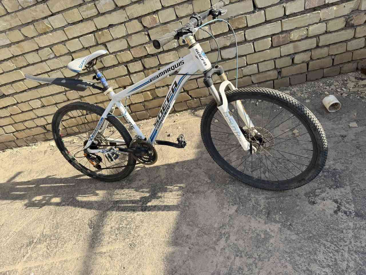 سلام عليكم عنيدي دراجة R9للبيع يعتاجلها بطاريت شوف البطاريات منفوخات بالصورة وعندي بايسكل للبيع موجود بالصور جديد موجود واتساب ***********
