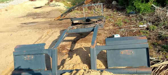 السلام عليكم دبل شاصي معه صينيه بيم ازغير معه السمجات كامل عمه الكزوز للبيع الشراي يتصل مكان الحمزه شرقي ***********
