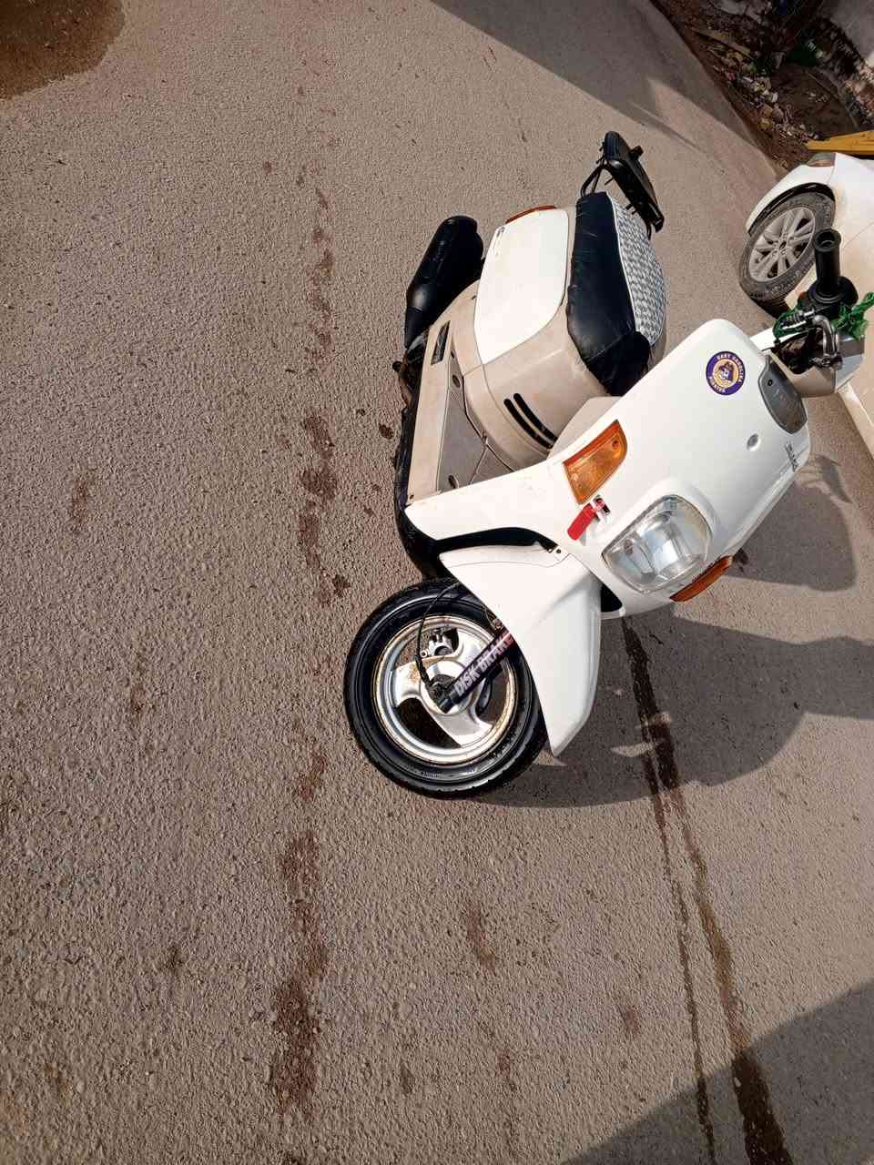 سلام عليكم
بوليس كابريتر 2008للبيع كفالة داخل كريمي ما نقصه شي شلعه معدل خير من الله السعر 550وبيه مجال مكان مسيب 
***********
