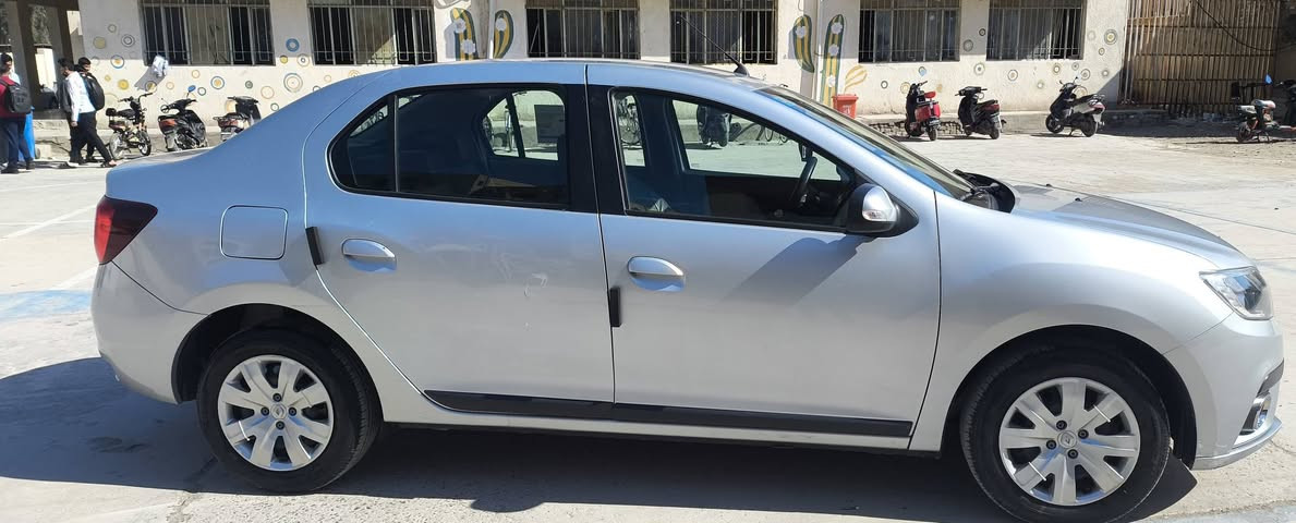 رينو سنبل 2023 حره باسمي هزه جديده ماشيه 40 سعره 103 مكفوله من الصبغ جديده جدا فولل  اربع جام كهرباء مري كهرباء مثبت وكروس سرعه شاشه وكامره وحساس اصلي محرك 1600 كير اوتوماتيك هاتف *********** مكانه الأعظمية
