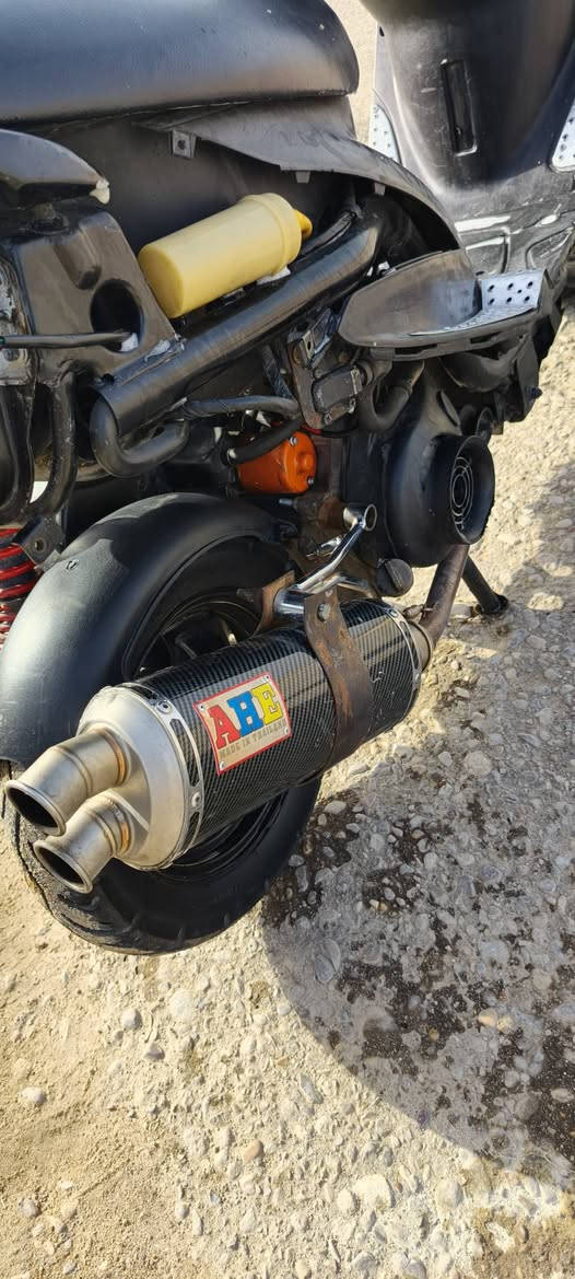 السلام عليكم دراجه ماكس مال لعب اغراضها موجوده كفرات موجودات اوراق دراجه فول وسعر 400 هذا رقم راعيها***********
