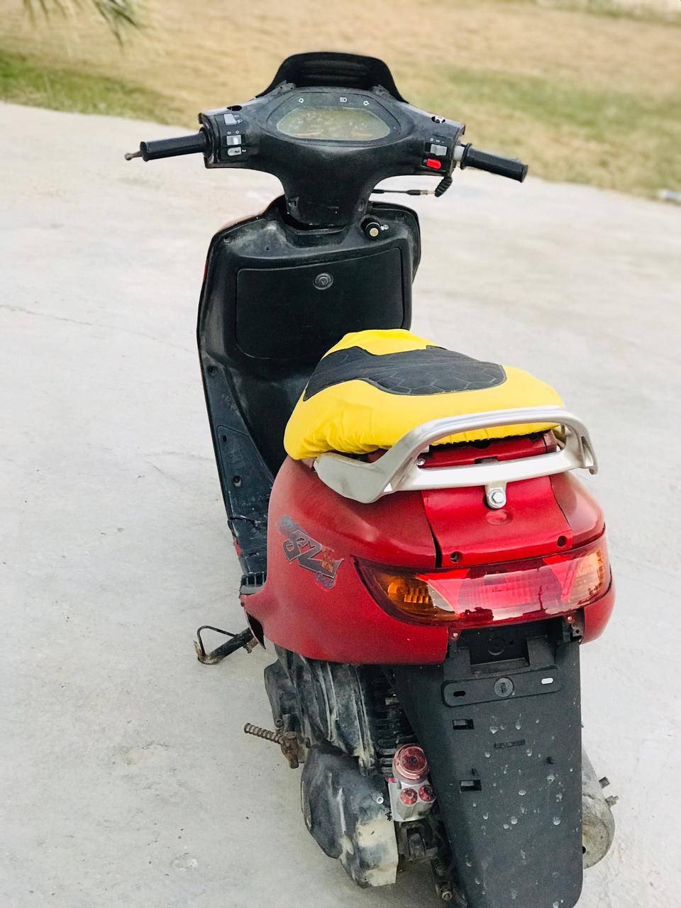 السلام عليكم دراجه فراشه فحل للبيع دراجه مكفوله كفاله عامه ما ناقصه شي كلشي شغال كهربائيات كله شغاله مشي خير من الله مكينه ناعمه جاهز الدراجه عوزه باتري باتري ضعيف السعر 325 وبيه مجال للشراي رحمه لولديكم الي ما يشتري لا يواعد وما يجي للاستفسار *********** مكاني شارع كربله نجف عمود 255
