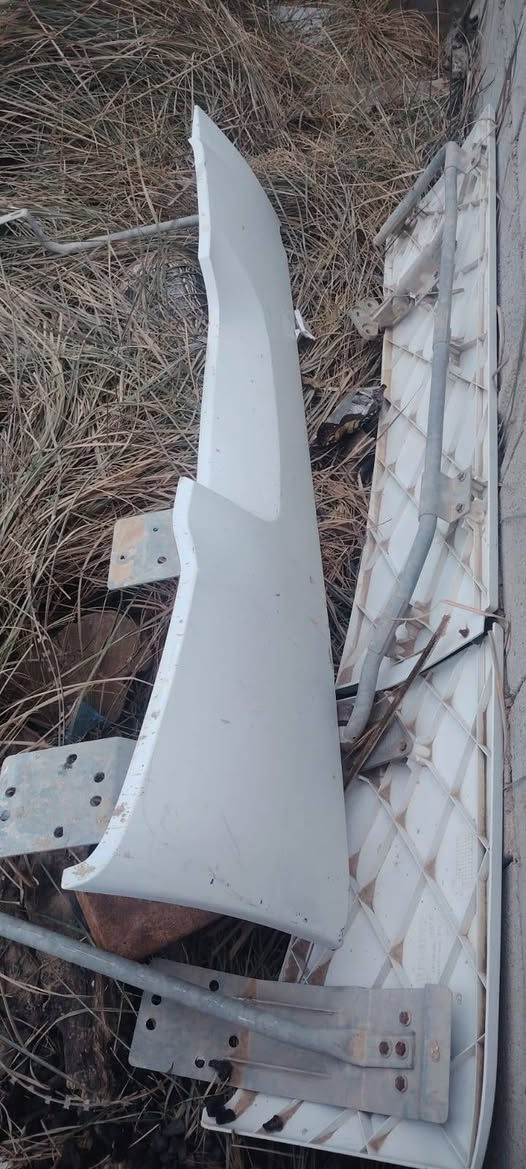 سلام عليكم للبيع زعانف رينو قماره عاليه مكان واسط الصويره  نضيفات  السعر 250 وبيهن مجال حك الجيه والاستفسار على هاذا الرقم ***********
