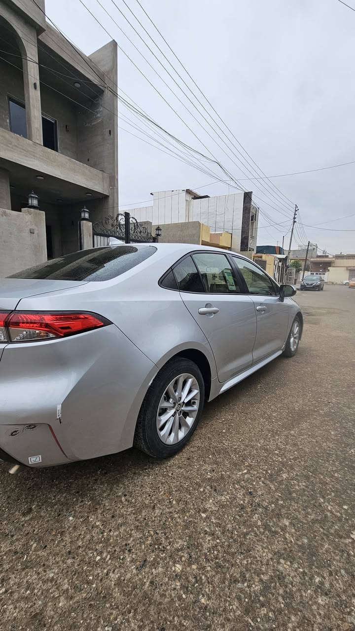 سلام عليكم كورلا موديل EL2021 فول مواصفات ماعدا الفتحة ضرر بونيد مبدل بلادي بدون دواخل جامرلغ السايق والباب كلير من امريكيه للاستفسار الاتصال على الرقم ***********
