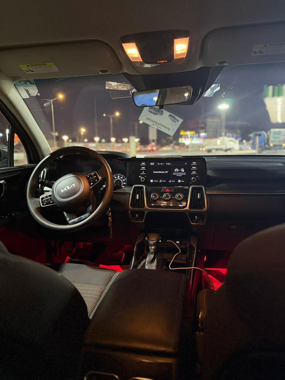 سورنتو 2023 وارد امريكي بيه بس بنيد مبدل بدون رقم السعر 205  العنوان البصره ***********
