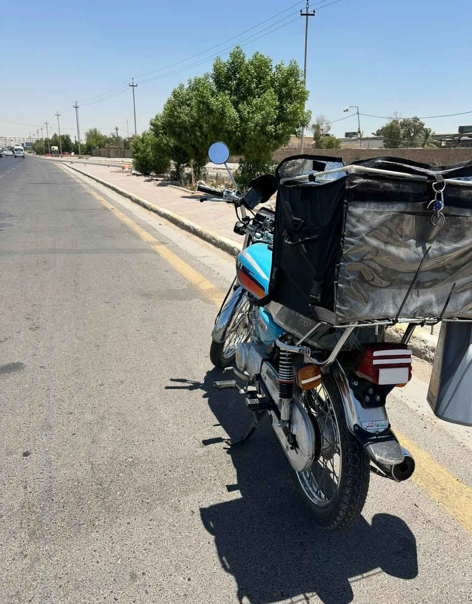 دراجة (نامة) ايراني اربعة كير لون ازرق سمائي (مرقمة) الرقم واسط لوحات انكليزي سنوية جديده (بأسمي) شرط التحويل وين ما يعجبك وشوكت ما يعجبك (كير)خير من الله النمر خفيفة ماي 
(مكينه) خير من الله ما مفتوحه ابد بلاديه شرط شلامچة 
ترايك وين ما يعجبك الدرجه عليهه ادامه حلوه درجه قويه خير من الله 
(السعر )( مليون و٣٠٠ )الف وبيهه مجال حك الجيه تدلل 
(مكاني) بغداد الدورة شارع الصحة 
للاستفسار اكثر (الرقم)***********
