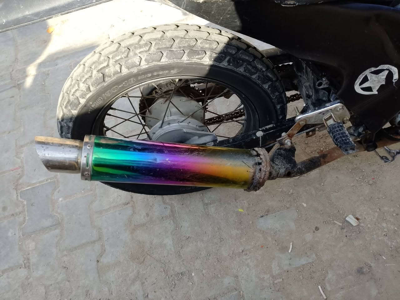 سلام عليكم قفاز البيع تايرات سياحي أربعة كير شغالة سعر 350 مكان غزالية شراي تصل *********** ***********
