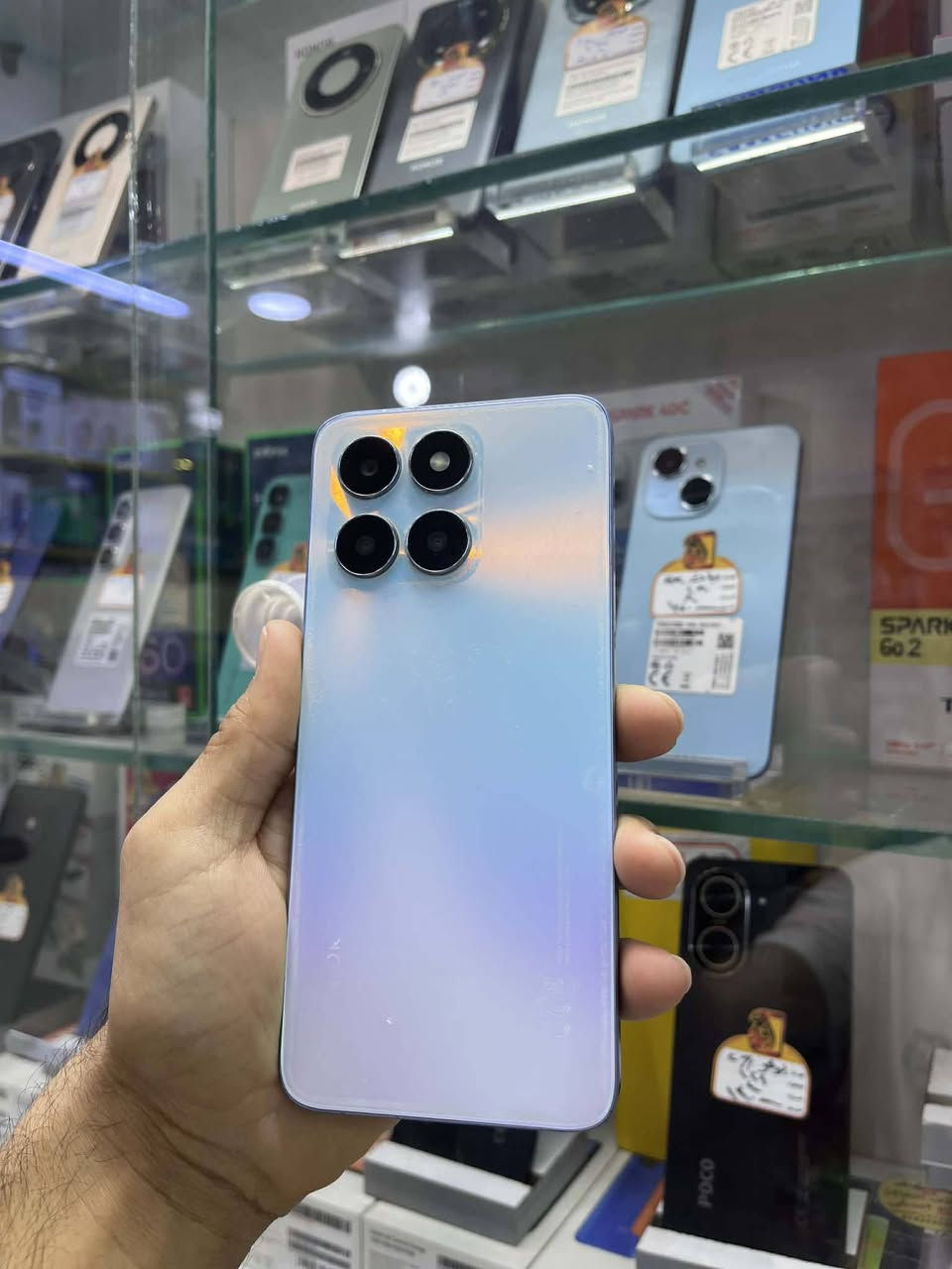 هونر x6a الذكره 128 البطاريه5000 شاحن سريع تايبسي مكفول فقط بي كسور بلحساس مامئثره ابد السعر 75الف الاستفسار خاص او الاتصال***********بي وات ساب يوجد توصيل داخل عفك
