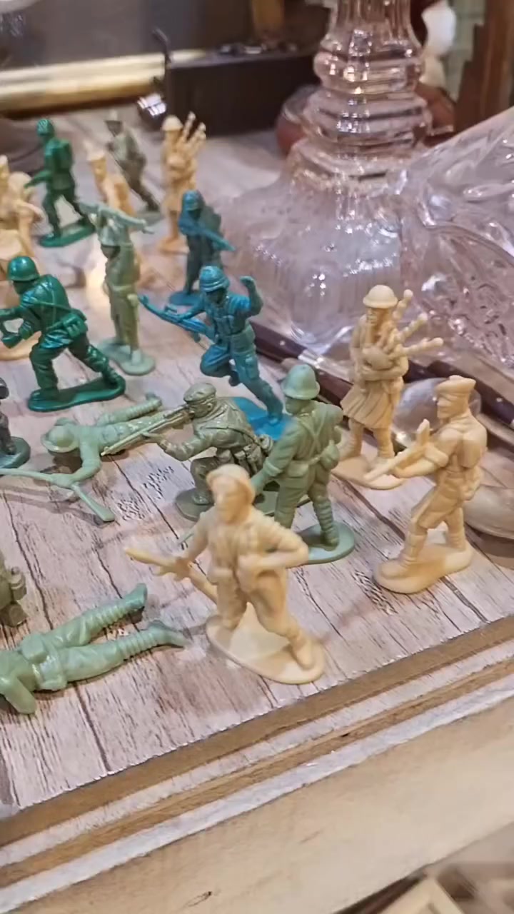 لعشاق المصغرات مجموعة جنود عسكريه جميله اغلب القطع مختلفة تقريبا 100 قطعه التفاصيل بالفيديو والصور 🌹 🌹


**إذا كنت صاحب هذا الإعلان وتريد حذفه لأي سبب، رجاءا أرسل رسالة إلى الدعم الفني**