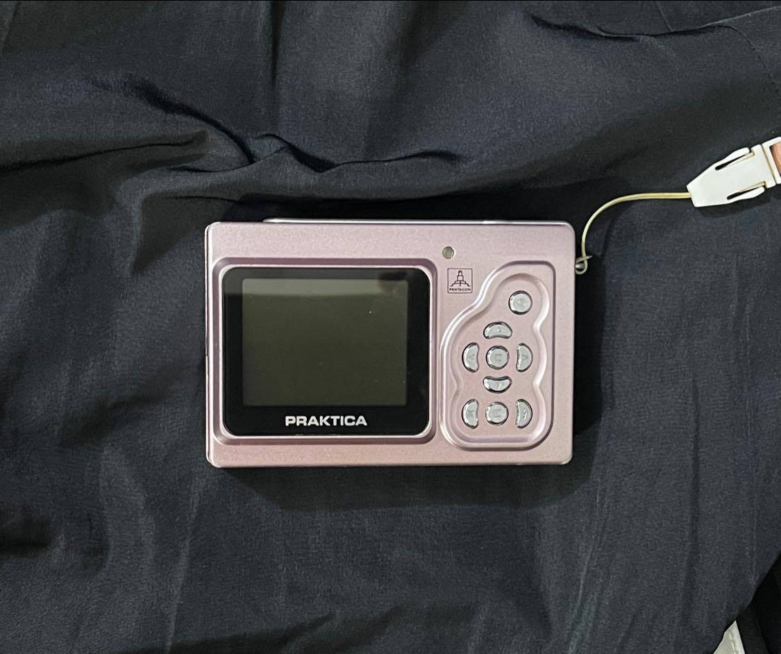 للبيع
كاميرا ديجيتال نظيفه وخاليه من اي ضرر تصويرها فنتج وقديم بسعر 140 الف
للتواصل دايركت


**إذا كنت صاحب هذا الإعلان وتريد حذفه لأي سبب، رجاءا أرسل رسالة إلى الدعم الفني**