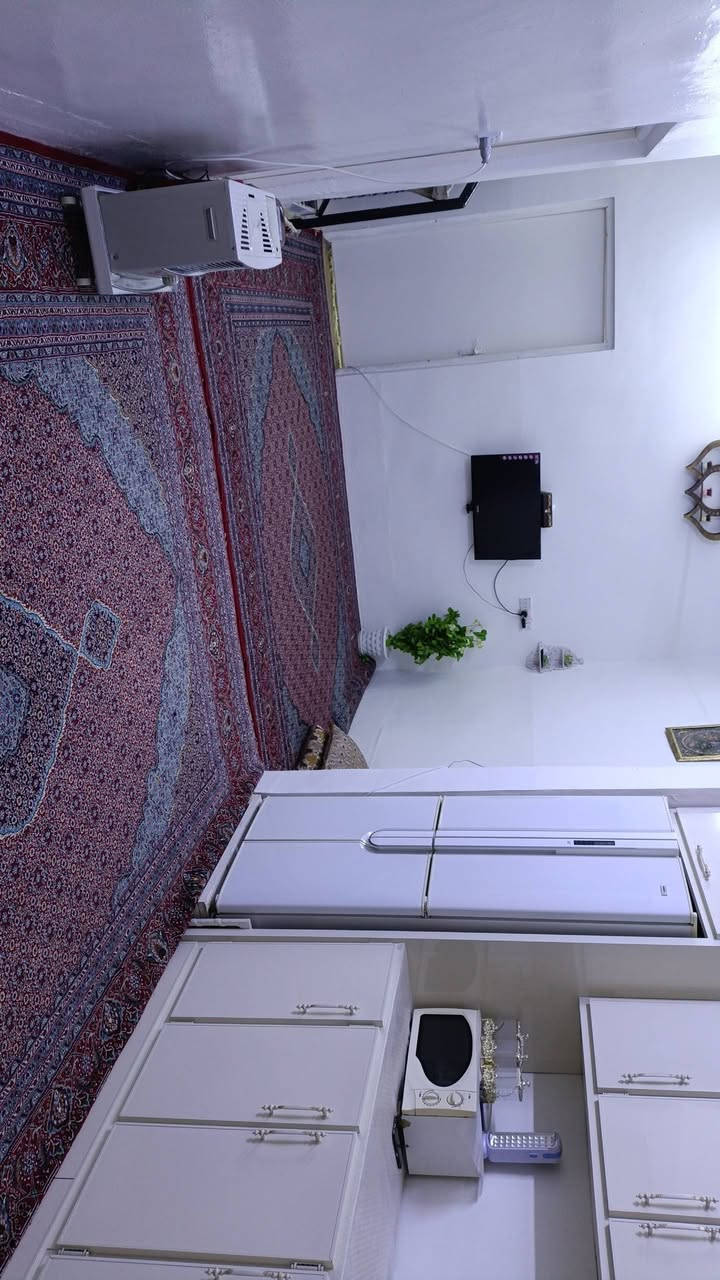 ئەم خانووە بۆ فرۆشتن و گۆڕینەوە 
ڕوبەری 160 مەترە دوو قاتە لە گەڕەکی ئاوارەکان نزیک هەموو خزمەتگوزاریەک بۆ نرخ کێ ویستی تێل بکات. ***********
