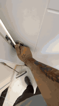 كادر نصب وتنفيذ كافة الاعمال الخشبيه من مطابخ ودرسنك وغرف نوم وديكورات 
عده وسياره وخلفات للتواصل ***********
