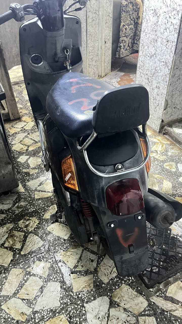 سلام عليكم
دراجه ماكس بوليسي مال رمبه قبل شهرين نزلتهه على ايدي 

دراجه مكفوله من جاملغ لجاملغ 

برغي ما مفتوح ونضاف شوفت عينك 

كراتين شرط شلعه ومعدل محرك مكفول ما محطوطه عليه سبانه ترايك الكربله 

كفرات بلادي كله مختم لايت زنون عالي ناصي كهربايات كلهه شغاله اشاير بك لايت 

بريك كدام دسك  قفل ستير قفل جوزه قفل تاير  دراجه نكره سلف تجي وشوف بعينك 

صالنصه كاتم بلاديه مختم (السعر)(٩٥٠الف)( العنوان نجف  عسكري كبل )رقم(***********
