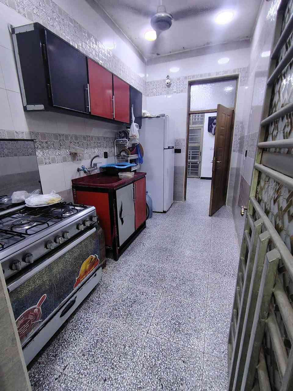 دار للبيع م١٢٠ طابو ملك صرف العنوان جسر ديالى القديم شارع الإطفاء مقابل تربية المدائن بناء جديد للاستفسار التواصل على الرقم *********** واتس أو اتصال
يحتاج الى ترتيب بسيط
