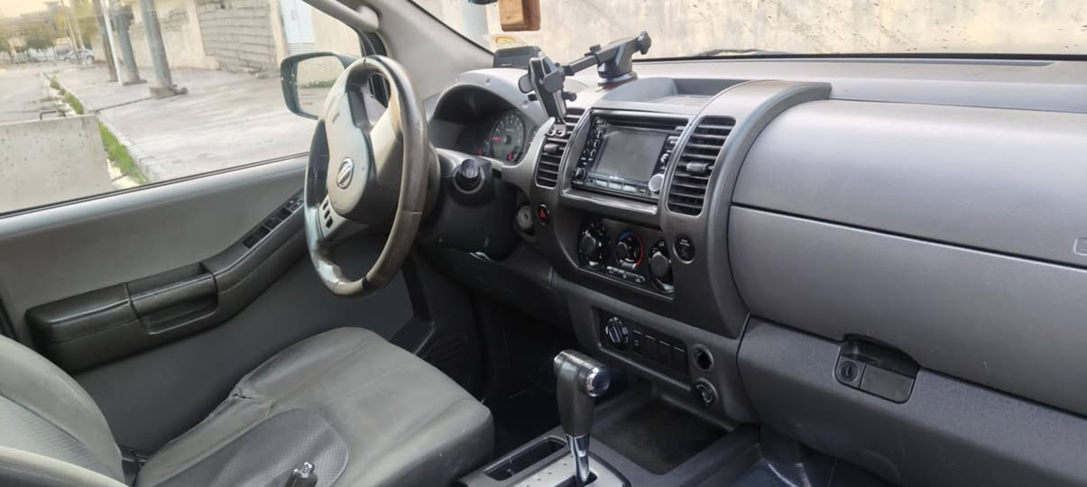 نیسان اکستر مۆدیل 2010 سیسەتەم  غازو بەنزین گێڕ تۆماتیک دەبل اکسل تەعدید سورعە شاشە کامیرە گێرو مەکینەی بیلاد نەکرایەتەوە مەکینەی کەمەک نەقسی هەیە شوێن هەولێر
*********** أربيل, العراق
