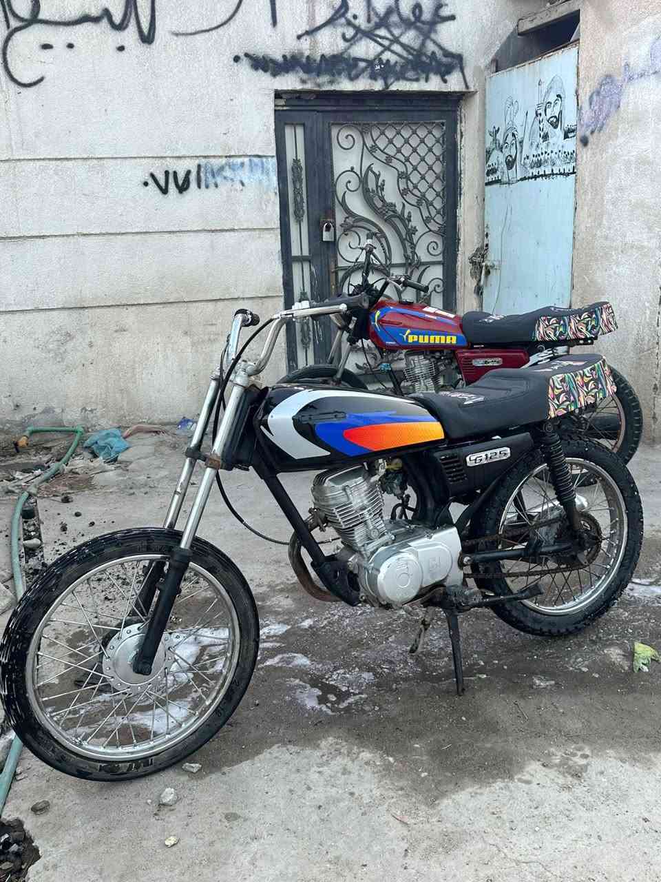 نامه ازوات مكفوله من سرقه دراجه خرسه نضيفه جاهزه ٣٢٥ وبيها مجال حك الجيه مكاني كزيزه ***********
