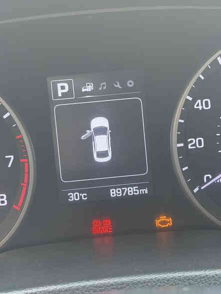 السلام عليكم و رحمة الله و بركاته
النترا موديل 2018 للبيع

گير و محرك خير من الله 
السياره نص موصفات وارد امريكي محرك 2000 دوش المرغوب و الگير AT مكان السياره بغداد الصليخ 

سعر السياره 125 ورقه و بيها مجال للشراي 

للاستفسار موجود الخاص او الاتصال على الرقم
***********
