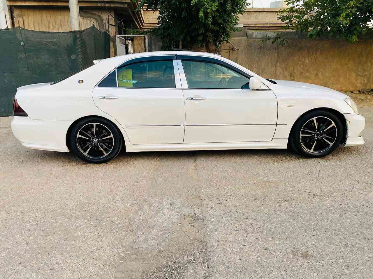 شاهینە بۆ فرۆشتن 2005
180ی بچوك بە بچوك کەم بەنزین خۆر 🔹
بــێ کــۆد🔹
سڵایت🔹
سێ دووگمە🔹
نــاوڕەشی ساج سوور 🔹
هەمووگیانی ئیشەکات 🔹
دینــار مەسروفی نیە 🔹
شانسی کۆسەرەو کەڤەر گۆڕاو بەشەرت 
سەقفی بۆیاخ نیە 🔹
دەعـامی پێش و دوای کراوە بە 2007🔹
شــوێن چەمچەماڵ  
***********
موشتەری نیت نەسەری خۆت بیەشێنە و نەمنیش
