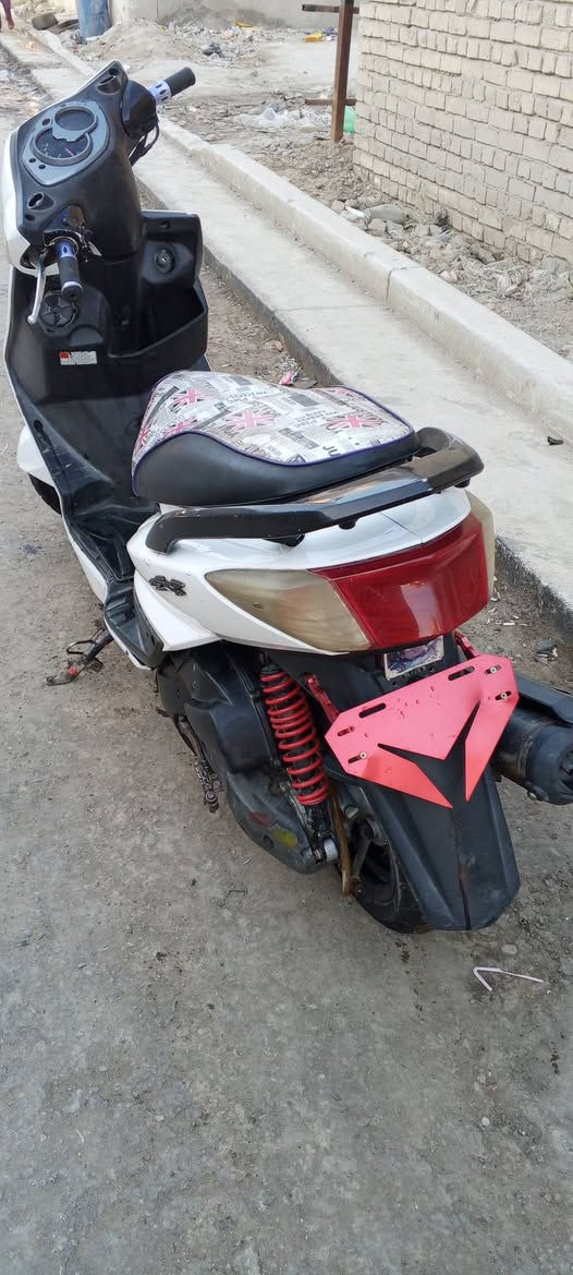 دراجة سكنس للبيع فحل نوزل خطين سعر 450بيه مجال مكينه خير من الله مكان شعلة ***********4
