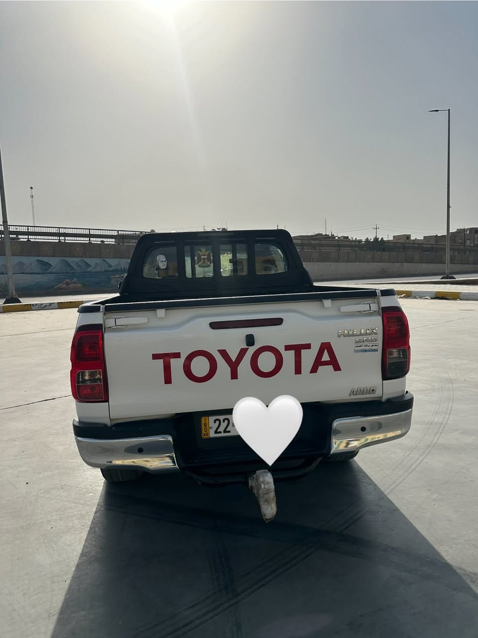 السلام عليكم ورحمة الله وبركاته ... للبيع تويوتا هايلوكس فورويل 4*4 موديل 2017 كويتي كير عادي السيارة مكفولة كفالة عامة من الصبغ والرش والبارد والتكحيل والضربة مواصفات السيارة : (شاشة ، كامرة خلفية ، تحكم استيرن ) سيارة جديدة ونظيفة كلش وبالواقع احلى من الصور ماشية 120 الف رقم اربيل الجديد (انكليزي) مكان السيارة واسط الكوت السعر 258 ورقة وبيها مجال للأستفسار اكثر (‭0774 719 5171‬) واعتذر على الاطالة🌹
