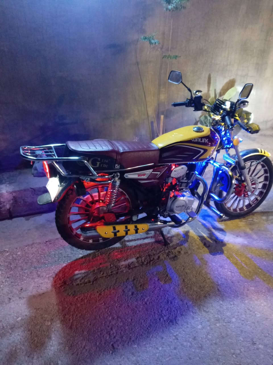 دراجه للبيع موديل 24 شكل ال 25 زنجيل***********
