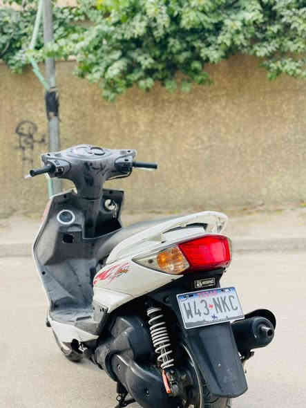 السلام عليكم للبيع سكنس فحل رمبه صارله 14يوم نزلت مكفوله كفاله عامه مابيه نقص برغي دراجه جديده بمعنى الكلمه مكينه مامفتوح بيه برغي جيب فيتر وتعال افحص إذا مكينه مفتوحه تاخذه بلاش دراجه كفاله دراجه يعني صارله 14يوم نازله
سعر (900)مكاني بغداد جديده الامين الثانيه 
***********
