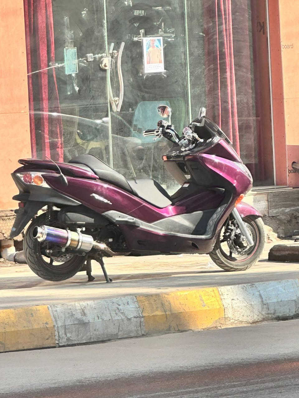 للبيع صفر عشره . جديد جديد توني مطلعه من المعرض
فول مواصفات مزوده وكامله ماشيه 6 الف فقط .
السعر ٢٤ بيه مجال ..
***********
