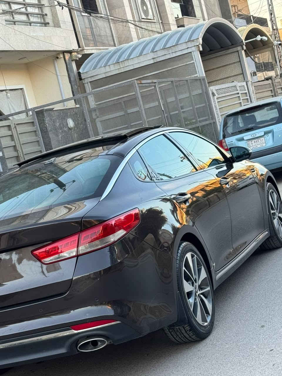 سلام عليكم للبيع كيا اوبتما 2016 خليجي فول مواصفات 1/1 كلشي يجي بالك بيها ماشية 89 حقيقي رقم اربيل الجديد مكفولة عدة طخة بالجاملغ ونصبغ بدون دواخل ابد كاملة بدون نقص الحمد للة مكاني السيدية للاتصال ***********
