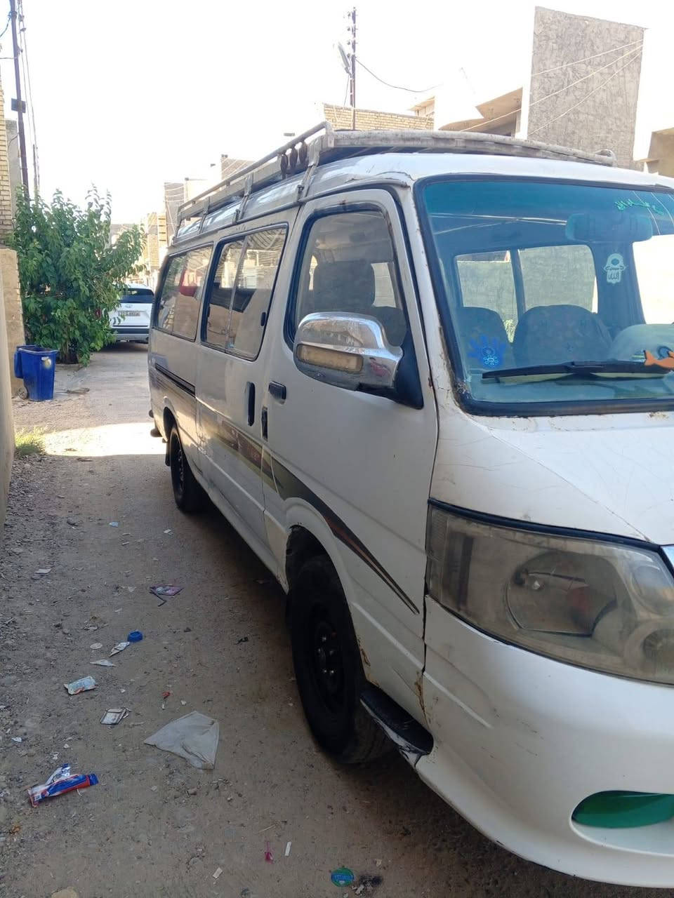 السلام عليكم فتون ٢٠٠٩ للبيع بسمي مصفره هيئه وغرامات رقم انكليزي رقم الشاصي محفور بلتكمه شرط التحويل مري اشاير +جام كهربائي تخم تاير سيبايه +درع خلفي  محرك بدايه تنقيص السياره مال بيت السعر ٤٥ وبي مجال مكاني بغداد الدوره ه‍ ***********
