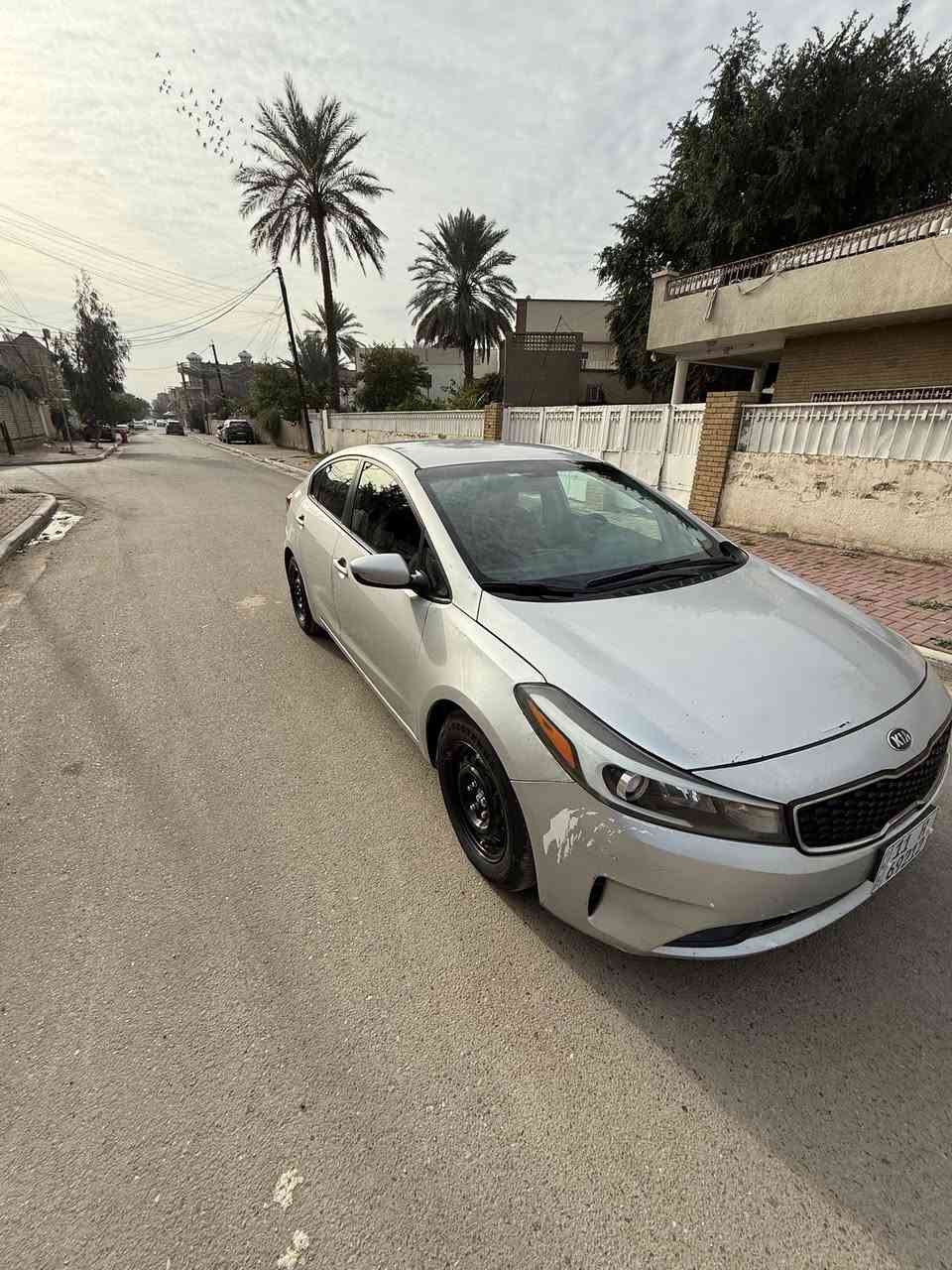 مكلف مكلف بالنشر!!!!
السلام عليكم للبيع 
كيا فورتي 
موديل 2018 
مكينه 2000دوش 
ماشيه 71 mi 
سياره حادثها كما موضح بالصور  بدون دواخل وبدون ايرباك و بيها قطع اكلير من امريكا 
مواصفات السياره عاديه 
 رقم بغداد الجديد تحويل مباشر 
المكان العطيفيه 
السعر 118 ورقه وبيها مجال الشراي 
الاتصال هـ☎️***********
