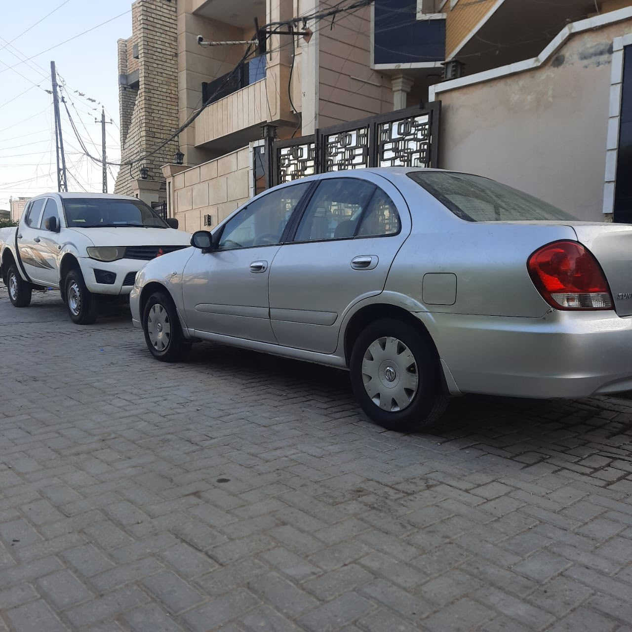 السلام عليكم نيسان سني لل بيع موديل 2010 السياره جديده ب معني الكلمه كير محرك كهربائيات مكفوله عل وضع الشركه تبريد خير من الله صدر السياره بيه رش صبغ اثر جراد بدون ضربه رقم السياره اربيل الدولي السياره ماشيه 200  السعر ب 95 و بيه مجال مكان السياره بغداد الدوره ***********
