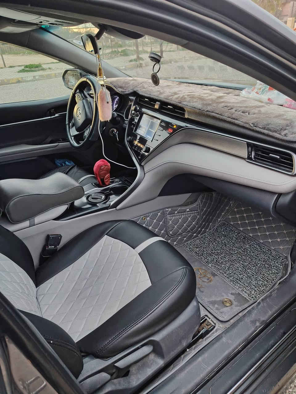 السلام عليكم
كامري موديل ٢٠١٩ SE  رقم أربيل هسة جديدة سنويه ا٢٠٣١ بجم كبس بدون ايرباك بدون تبديل الضرر خلفي جاملغ خلفي صبغ أو ربع الصندوق صبغ أو اكو  تعديل بارد قليل
السعر ١٧٥  رقم الهاتف *********** المكان كركوك
