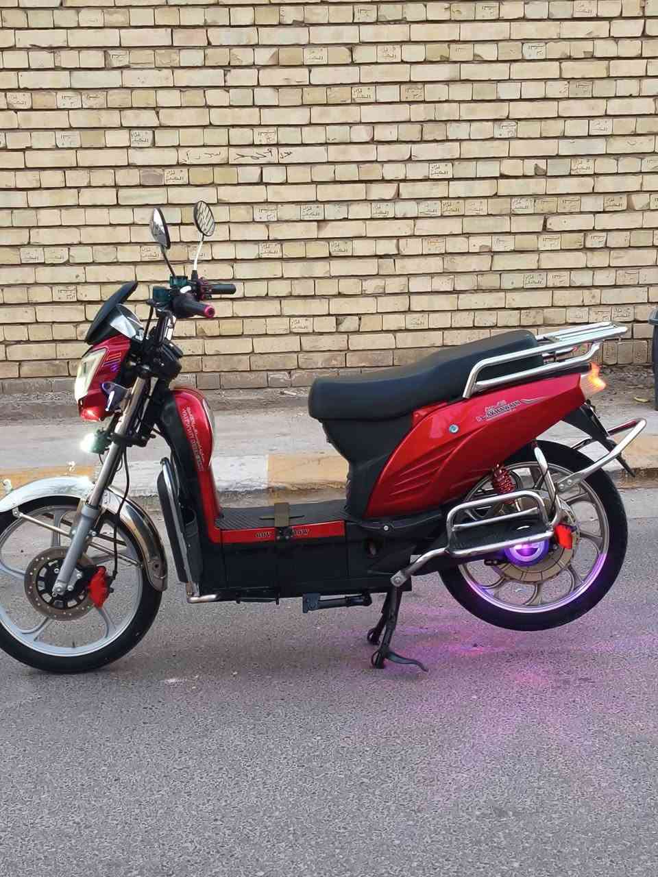 دراجة هارلي الاخوين موديل 24 فوول نظافة ومناقصها اي شي ..
البطاريات🔋الاخوين 40 امبير كلهن يقرن 10 ونص وعالفحص💯 .. تفولها تروح بيها للكرمة وترجع ..
الكهربائيات كلها شغالة .. مانع سرقة .. تشغيل عن بعد.. نظام R رجوع للخلف .. لايت عالي ناصي + زوج زنون اضافي .. دبل اشاره .. اشاير ➡️⬅️ .. اربع سرع .. تثبيت سرعة .. بك لايت رماش .. اضوية جانبية ملونة ..
الدراجة نظيفة حيل والبطاريات حيل زينات ..
السعر .. 500 .. وبيها مجال .. 
*********** .. واتساب ..
*********** ..
