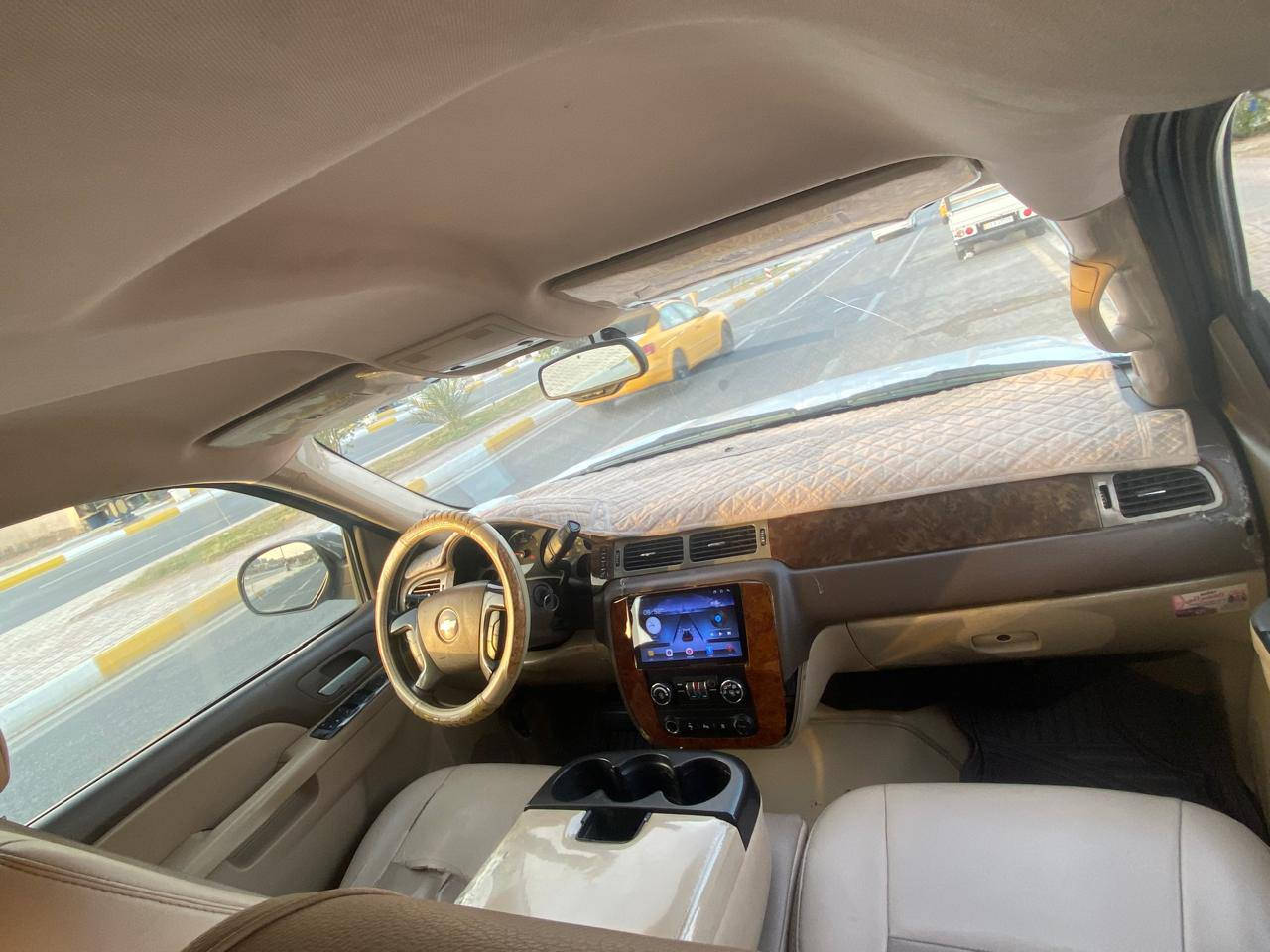 سلام عليكم 
شوفر ليت طويله أجره للبيع 
موديل 2010 خليجي كفاله عامه. 
السياره جاهزه بسمي  رقم بغداد هزه نهايه 30
السياره معروضه ب١٣٨ وبيه مجال حك الجيه 
مكان السياره واسط. بدره. 
اتصال ***********
